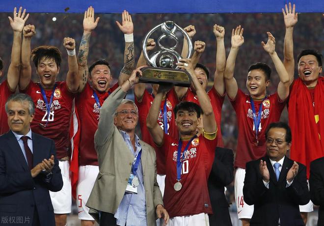 足协杯决赛的两支球队是联赛第五的上海申花和第二的山东泰山